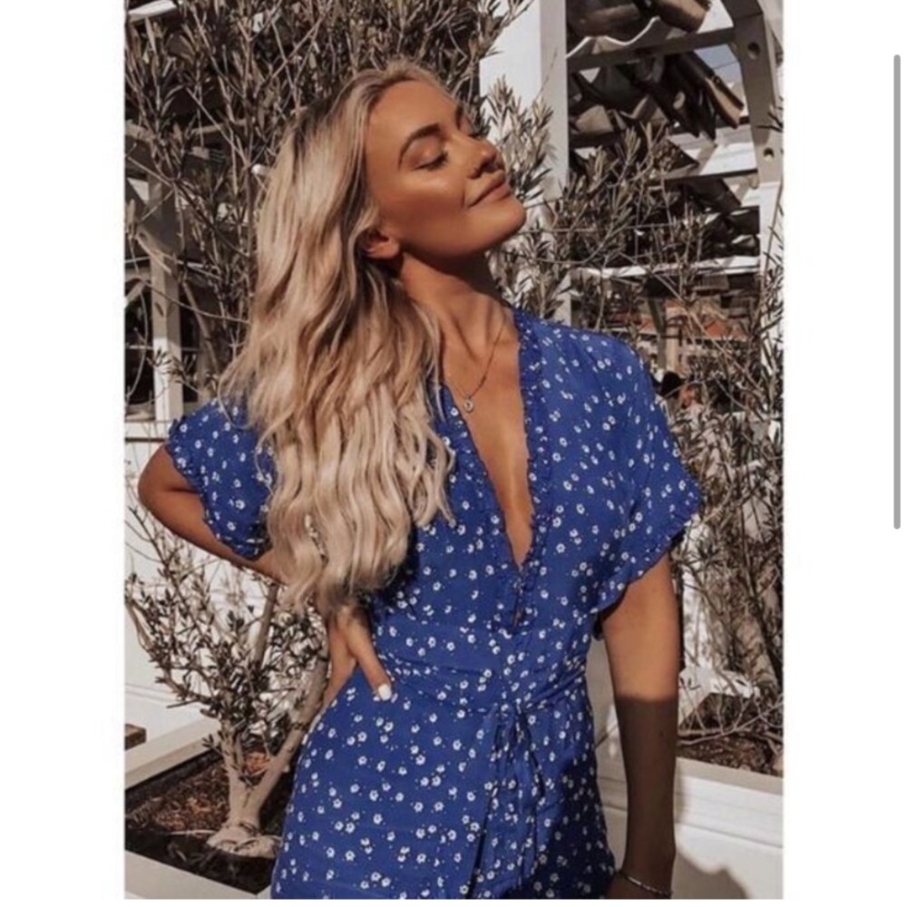FAITHFUL THE BRAND ANTHROPOLOGIE blue white daisy flower floral romper jumpsuit